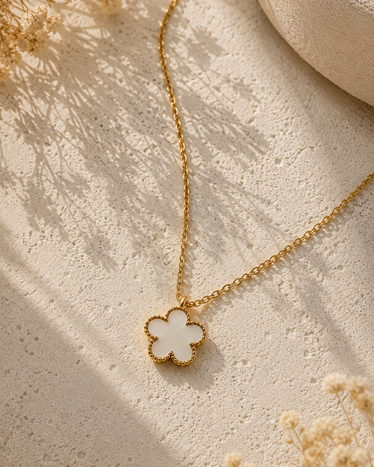 Colar Fleur Blanche