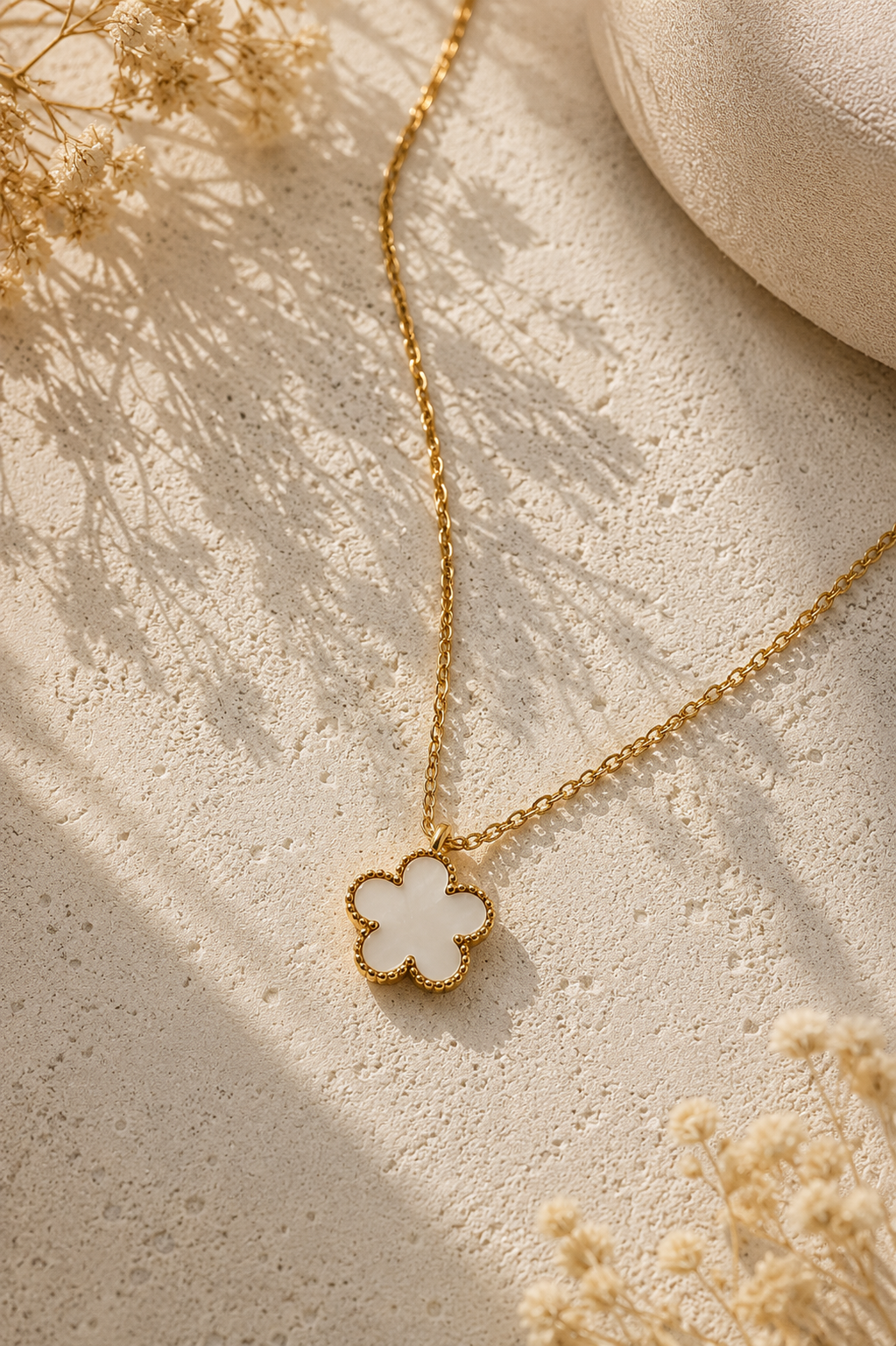 Colar Fleur Blanche